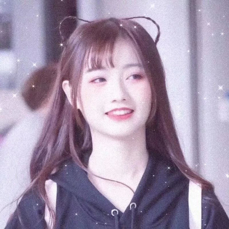周雨彤明星照片