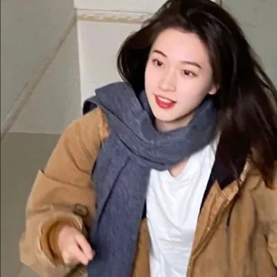 周雨彤明星照片