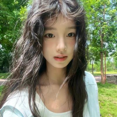 易烊千玺明星照片