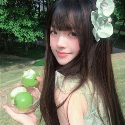 周雨彤明星照片